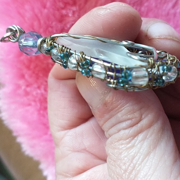 NWT Handcrafted Wire Wrapped Beach Glass, Long Point, Ontario Pendant - Picture 4 of 4